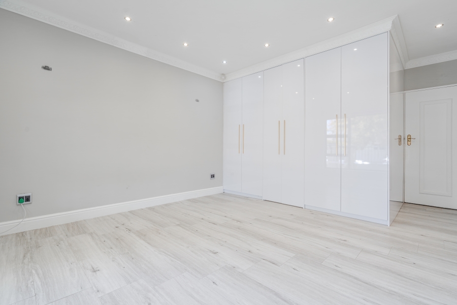 3 Bedroom Property for Sale in Rondebosch Park Estate Western Cape